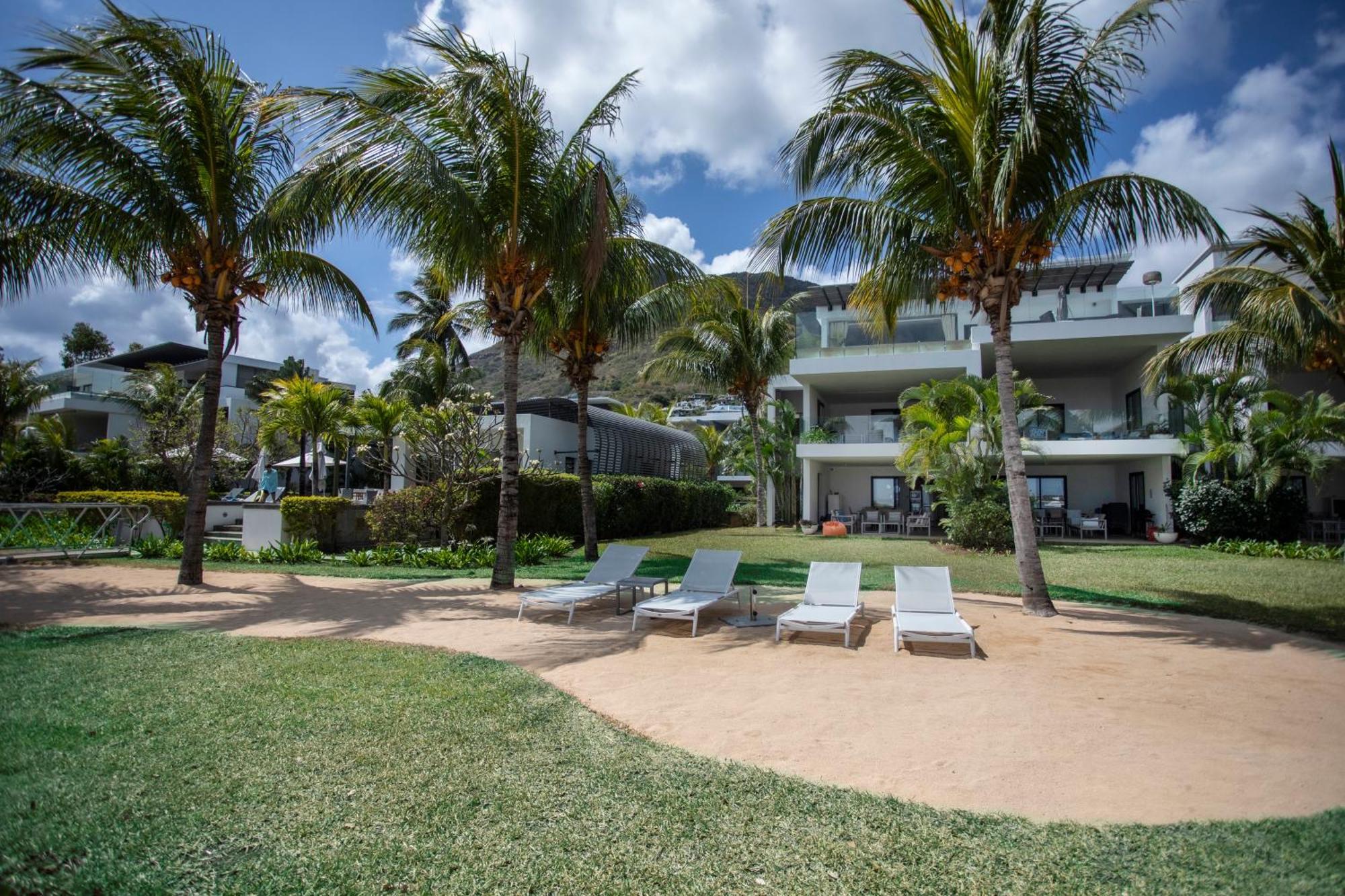 3 Pied Dans L'eau Avec Et Grande Piscine Apartment
