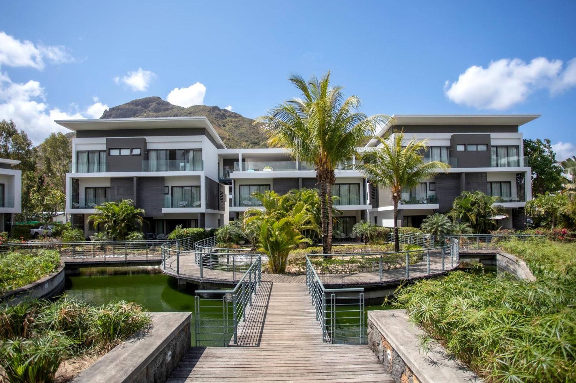 3 Pied Dans L'eau Avec Et Grande Piscine Apartment